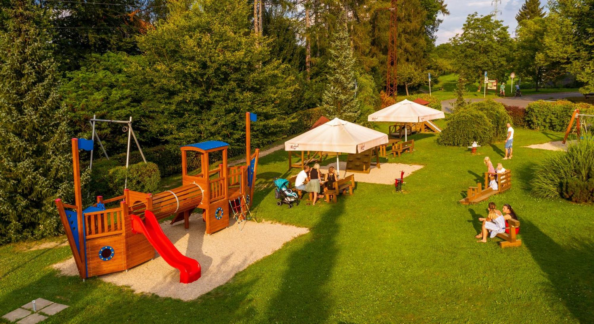 April hotel Panorama Rychnov nad Kneznou Esterno foto